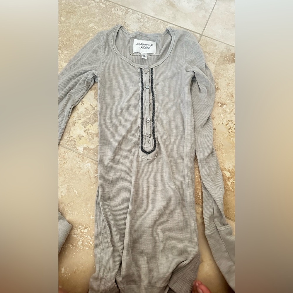 Abercrombie & Fitch Light Gray Ribbed Top